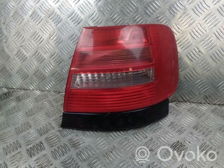 Audi A4 S4 B5 8D Lampa tylna 8D0945096F