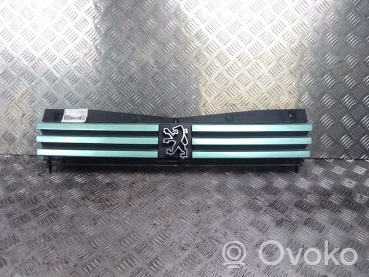 Peugeot 205 Maskownica / Grill / Atrapa górna chłodnicy 780944