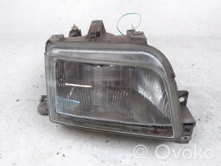 Renault Clio I Lampa przednia 7701034147