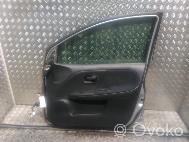 Nissan Note (E11) Portiera anteriore H01009U0M0