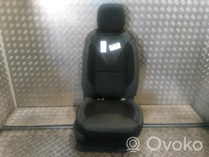 Renault Clio IV Fotel przedni pasażera 