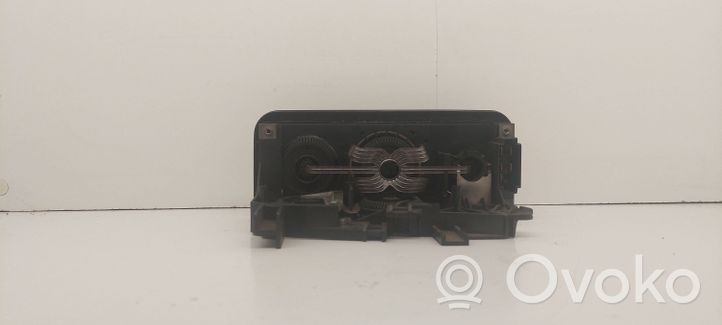 Volkswagen Golf III Panel klimatyzacji 1H0819045C