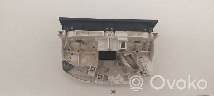 Volkswagen Golf IV Panel klimatyzacji 1J0819045F