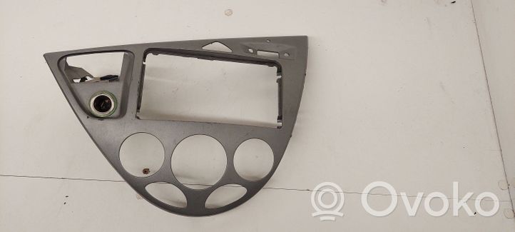 Ford Focus Klimato kontrolės/ pečiuko kontrolės apdaila 98ABA046A04