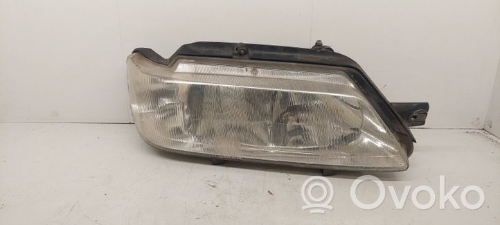 Peugeot 605 Lampa przednia 88200842