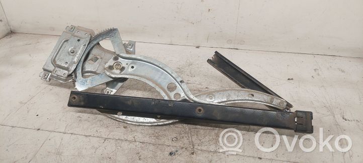 Volkswagen PASSAT B3 Front door manual window regulator 