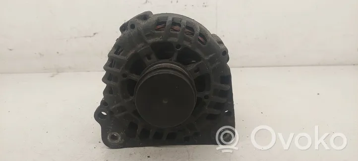 Volkswagen PASSAT B5.5 Alternator 028903031A