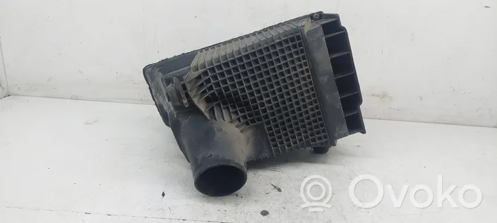 Renault Scenic II -  Grand scenic II Air filter box 8200369775B