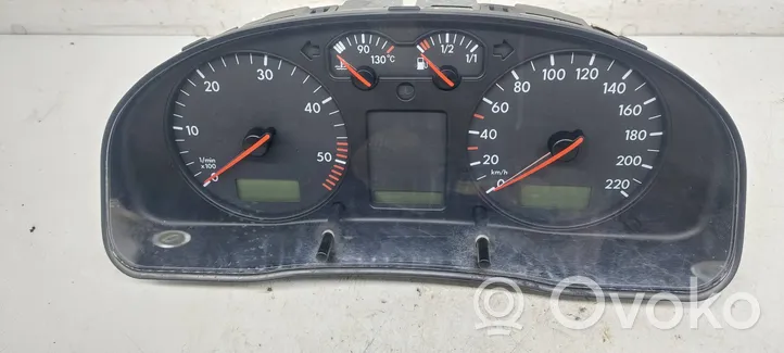 Volkswagen PASSAT B5 Speedometer (instrument cluster) 3B0919861K