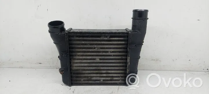 Audi A4 S4 B6 8E 8H Chłodnica powietrza doładowującego / Intercooler 8E0145805P