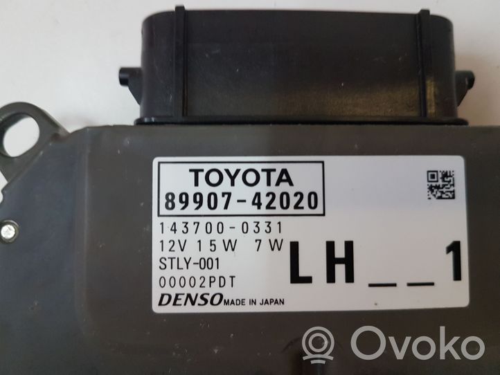 Toyota RAV 4 (XA50) LED-liitäntälaitteen ohjausmoduuli 8990742020