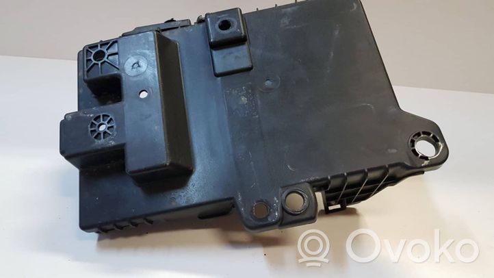 Ford Focus Boîte de batterie JX6B10723AA