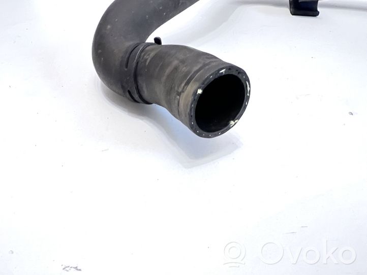 Volkswagen Tiguan Tuyau de liquide de refroidissement moteur 5N0122291A