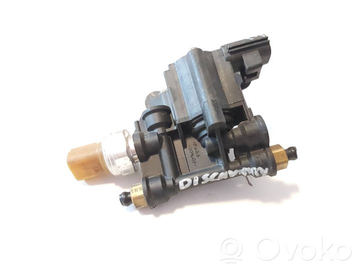 Land Rover Discovery 3 - LR3 Air suspension valve block RVH000046
