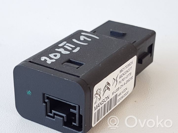 Peugeot 208 Connecteur/prise USB 98217039DX