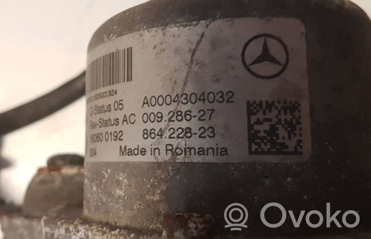 Mercedes-Benz C W205 Alipainepumppu A0004304032