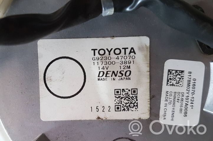 Toyota Prius (XW30) Wentylator baterii pojazdu hybrydowego / elektrycznego G923047070