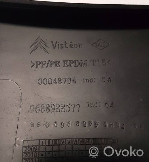 Citroen C4 II Osłona boczna tunelu środkowego 9688988577