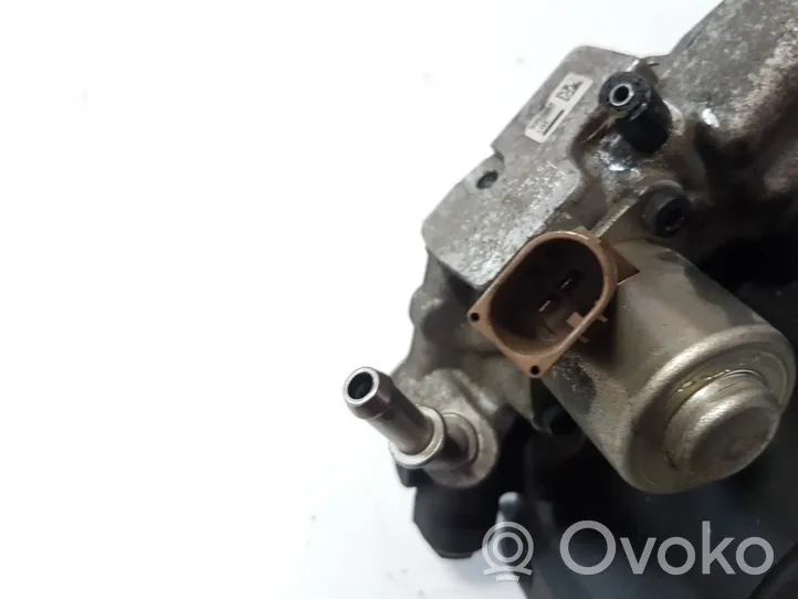 Mercedes-Benz E A207 Pompe d'injection de carburant à haute pression A6510701801