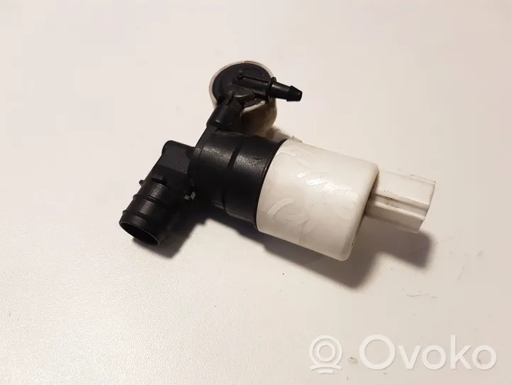 Jaguar F-Pace Windscreen/windshield washer pump BK2117K624BA