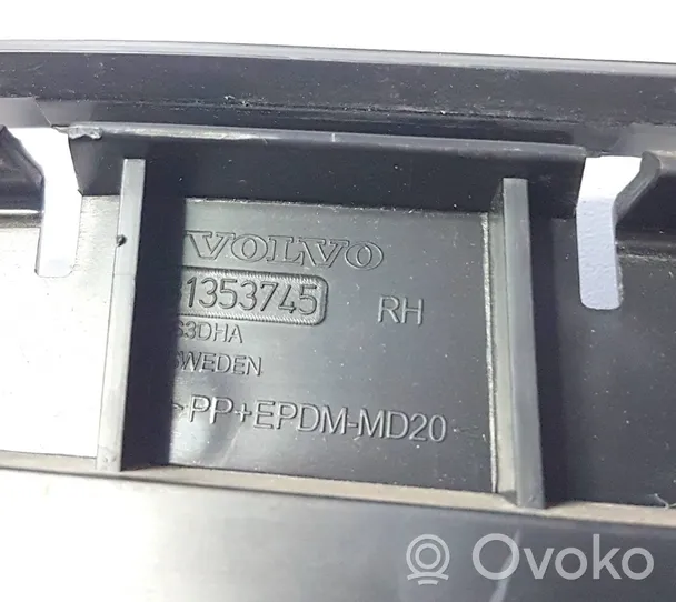 Volvo XC90 Coin de pare-chocs arrière 31353745