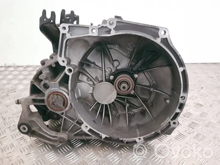 Volvo S40 Mechaninė 5 pavarų dėžė P1283141