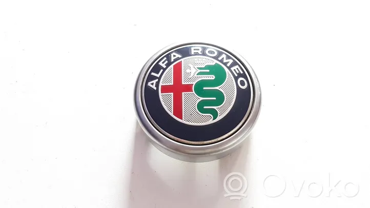 Alfa Romeo Giulia Valmistajan merkki/logo/tunnus 13051935