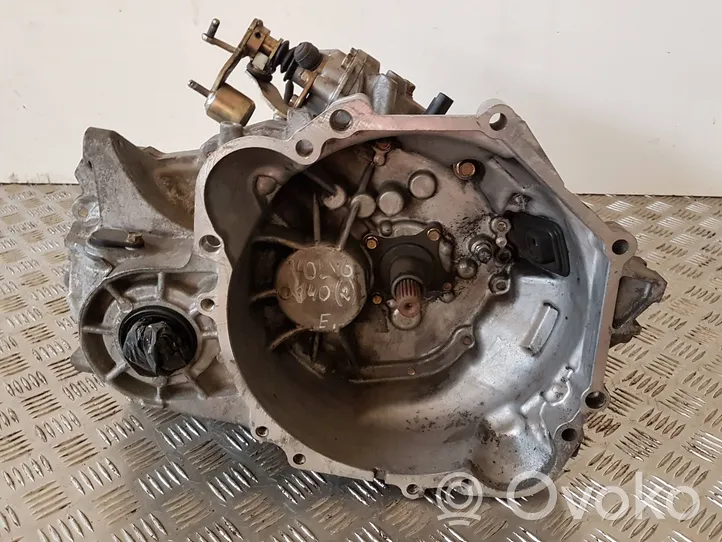 Volvo S40, V40 Mechaninė 5 pavarų dėžė 30613577