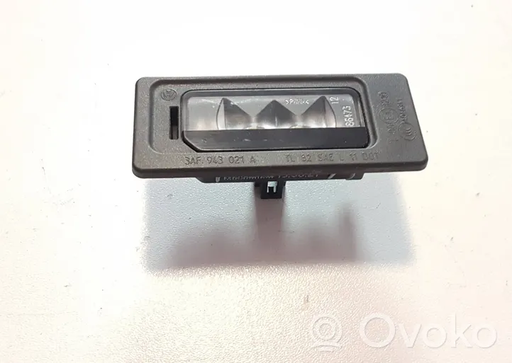 Volkswagen PASSAT B8 Lampa oświetlenia tylnej tablicy rejestracyjnej 3AF943021A