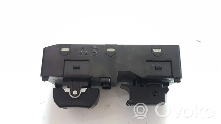 KIA Sorento Interruttore di controllo dell’alzacristalli elettrico 202008901