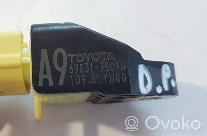 Toyota Prius (XW30) Sensore d’urto/d'impatto apertura airbag 8983175010