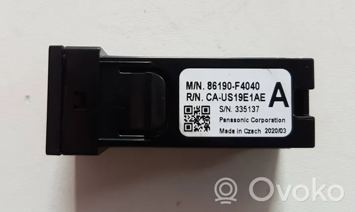 Toyota C-HR Connettore plug in USB 86190F4040