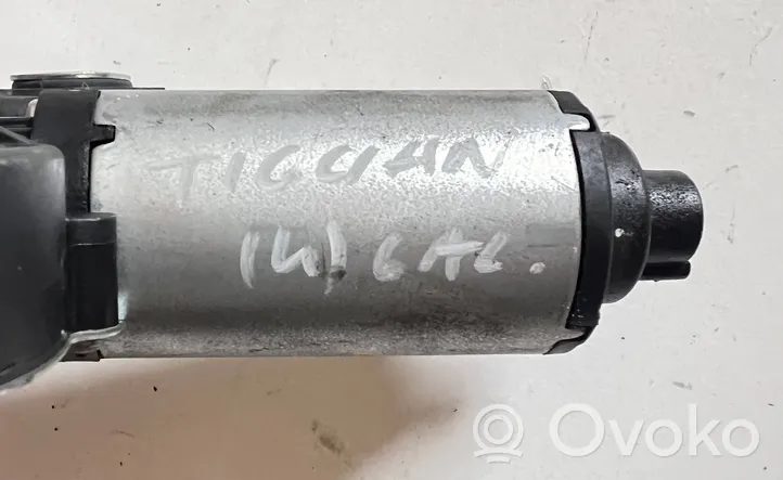 Volkswagen Tiguan Silniczek wycieraczki szyby tylnej 5N0955711A