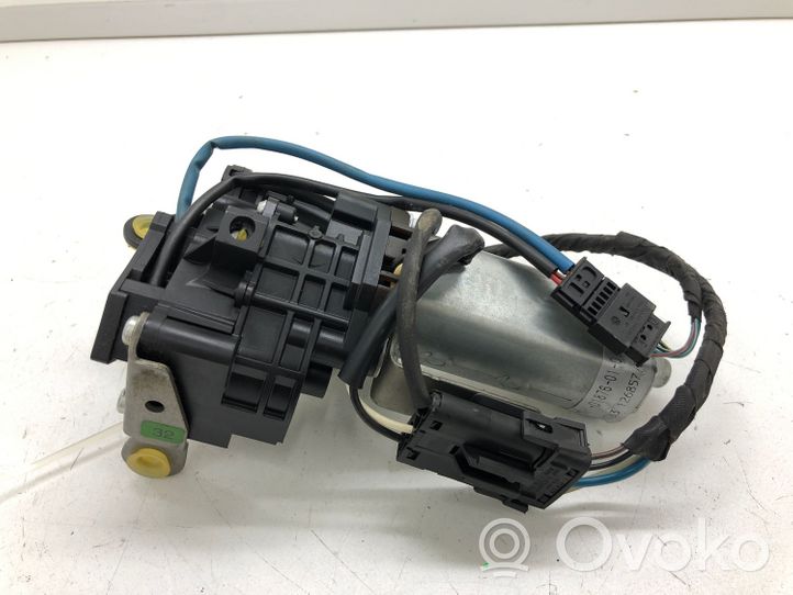 BMW 5 E60 E61 Colonne de direction, moteur de réglage hauteur 1171701