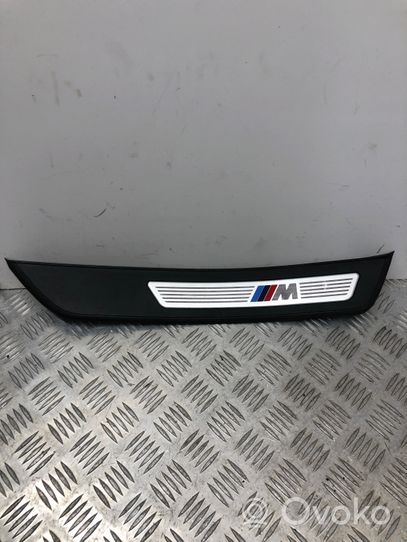 BMW 5 F10 F11 Garniture de marche-pieds arrière 8050052
