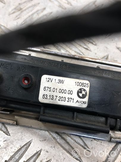 BMW 7 F01 F02 F03 F04 Indicatore di direzione del parafango anteriore 6313203371