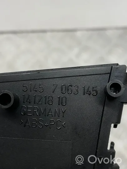 BMW 5 E60 E61 Klimato kontrolės/ pečiuko kontrolės apdaila 7063145