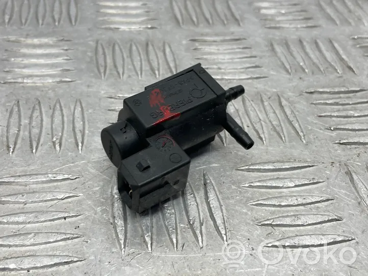 BMW 3 F30 F35 F31 Solenoidinis vožtuvas 7810831