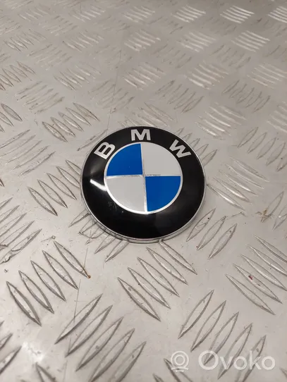 BMW 5 E60 E61 Mostrina con logo/emblema della casa automobilistica 51148132375