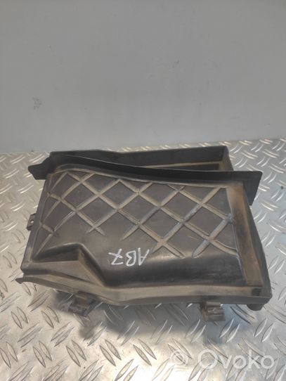 Audi A4 S4 B7 8E 8H Cornice micro filtro dell’aria abitacolo (parte) 8E1819641A