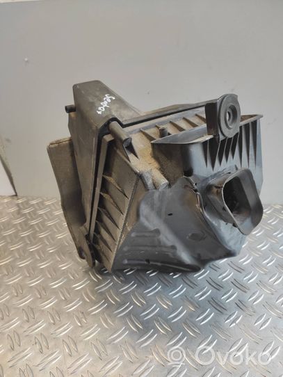 Seat Exeo (3R) Ilmansuodattimen kotelo 03G133837