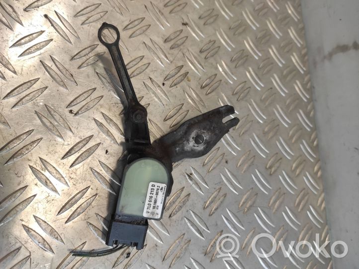 Volkswagen Touareg I Capteur de niveau de phare 7L0616213D