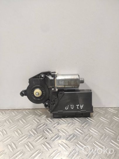 Audi A2 Moteur de lève-vitre de porte avant 8Z1959802