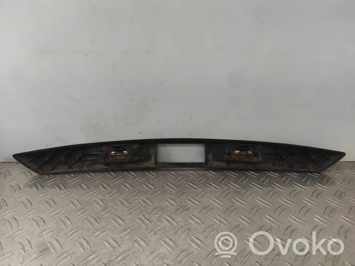 Volkswagen Tiguan Bagāžnieka numura zīmes apgaismojuma līste 5N0827287