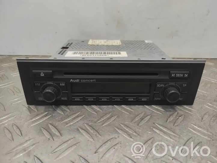 Audi A4 S4 B6 8E 8H Unité principale radio / CD / DVD / GPS 8E0035186D