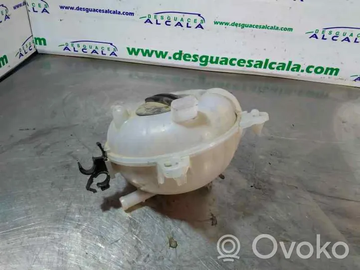 Audi A3 S3 8V Vase d'expansion de carburant 5Q0121407M