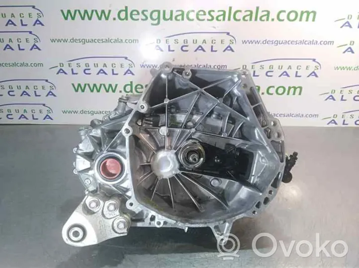 Mazda CX-3 Scatola del cambio manuale a 5 velocità C65703000