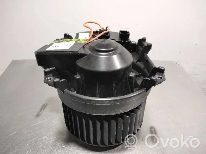 Mercedes-Benz B W246 W242 Ventola riscaldamento/ventilatore abitacolo A2469061601