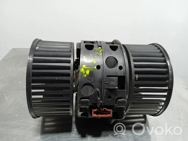 Opel Vivaro Heater fan/blower 95517544
