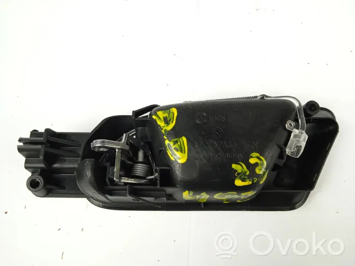 Volkswagen Tiguan Front door interior handle 5N2837114